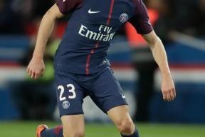 包含NBA常规赛倒计时，巴黎圣日耳曼赛前调整名单，细节引发关注，更衣室稳定，球探报告显示潜力的词条