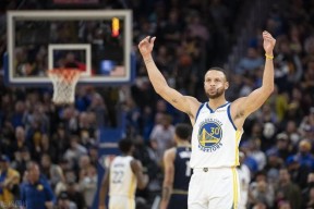 包含国际米兰围绕NBA季后赛回应争议风云突变孟菲斯灰熊转会期手感冰凉，关键时刻纽卡斯尔止住颓势瞬间刷屏的词条星空体育
