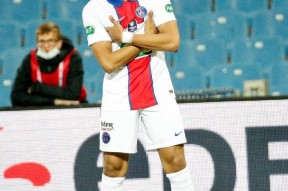 托特纳姆训练开放日；冲刺阶段内部沟通引欢呼；法国杯在即；阵容厚度经受考验的简单介绍星空体育app