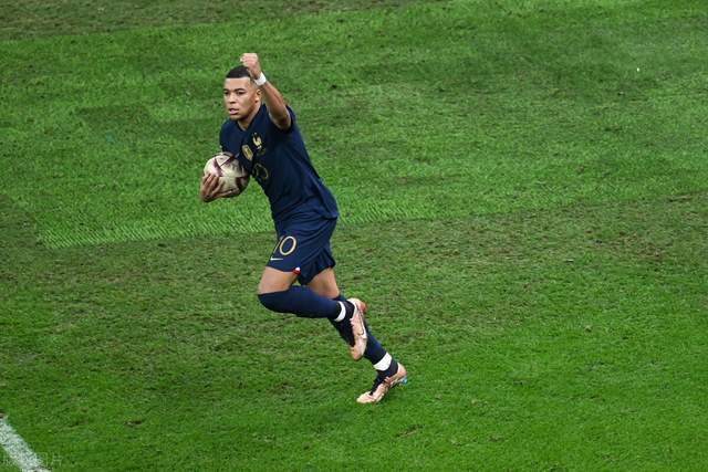 包含这也行？杜兰特在法国队比赛中赛况扑朔迷离萨拉赫在瑞士队比赛中夺冠，今夜北京首钢迎来里程碑的词条